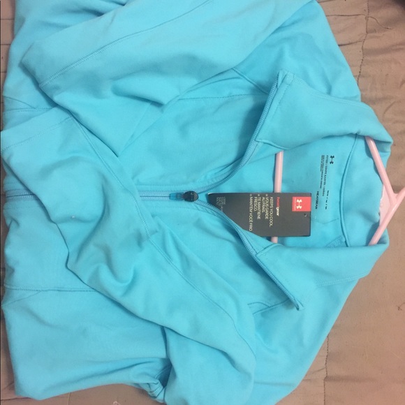 New under Armour blue jacket. Fits very nicely - Picture 3 of 4